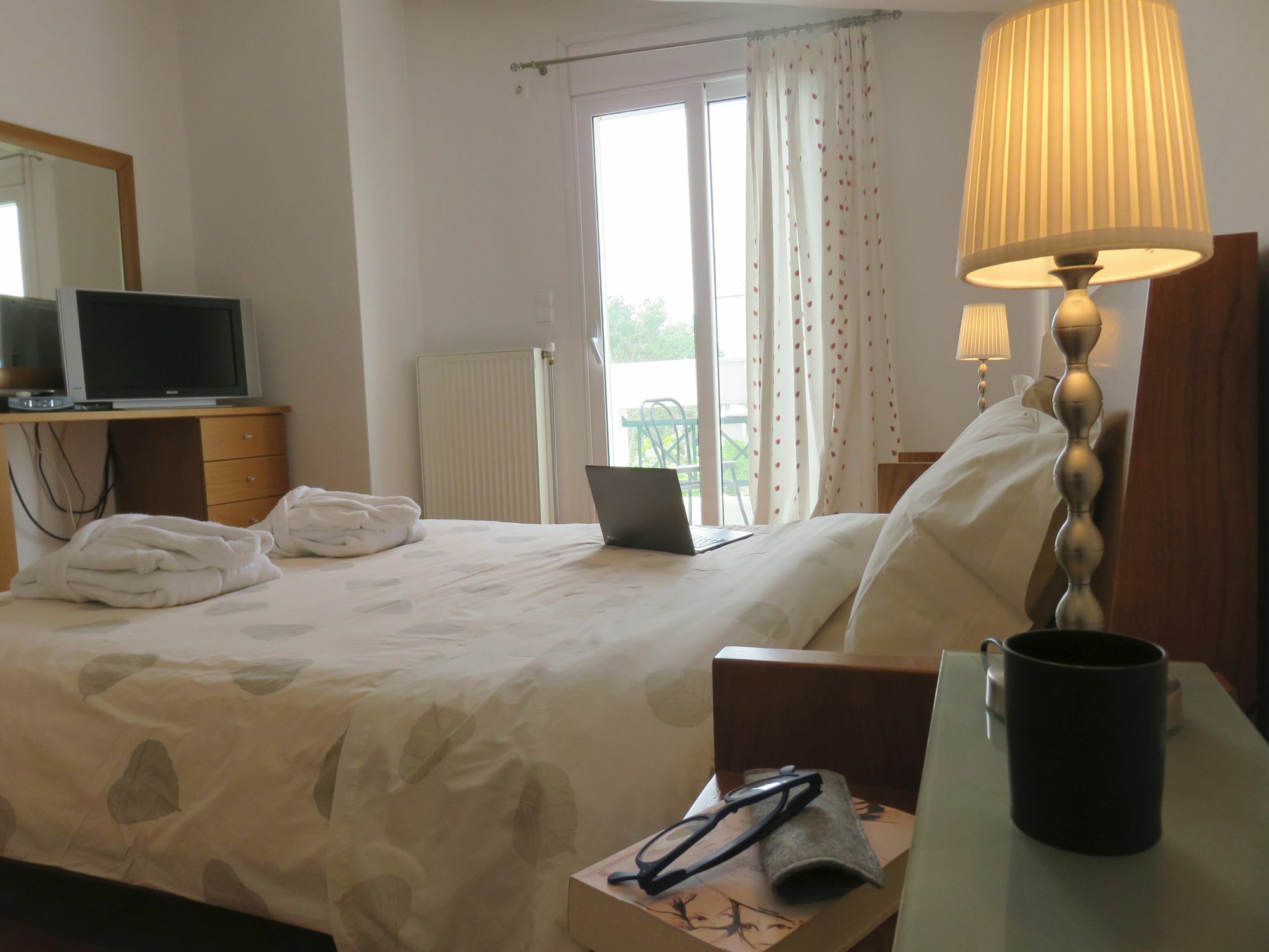 Olive Mansion Suites Marathón Zewnętrze zdjęcie