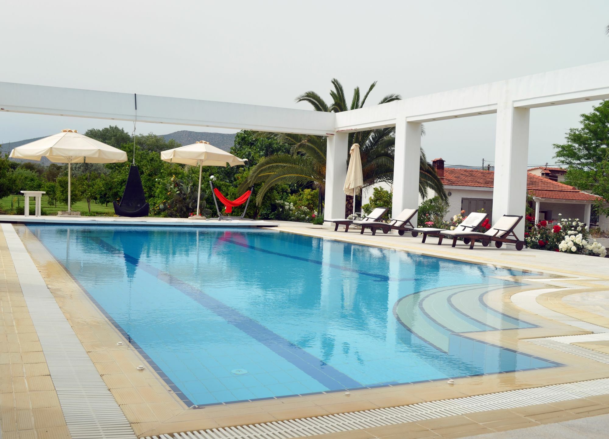 Olive Mansion Suites Marathón Zewnętrze zdjęcie
