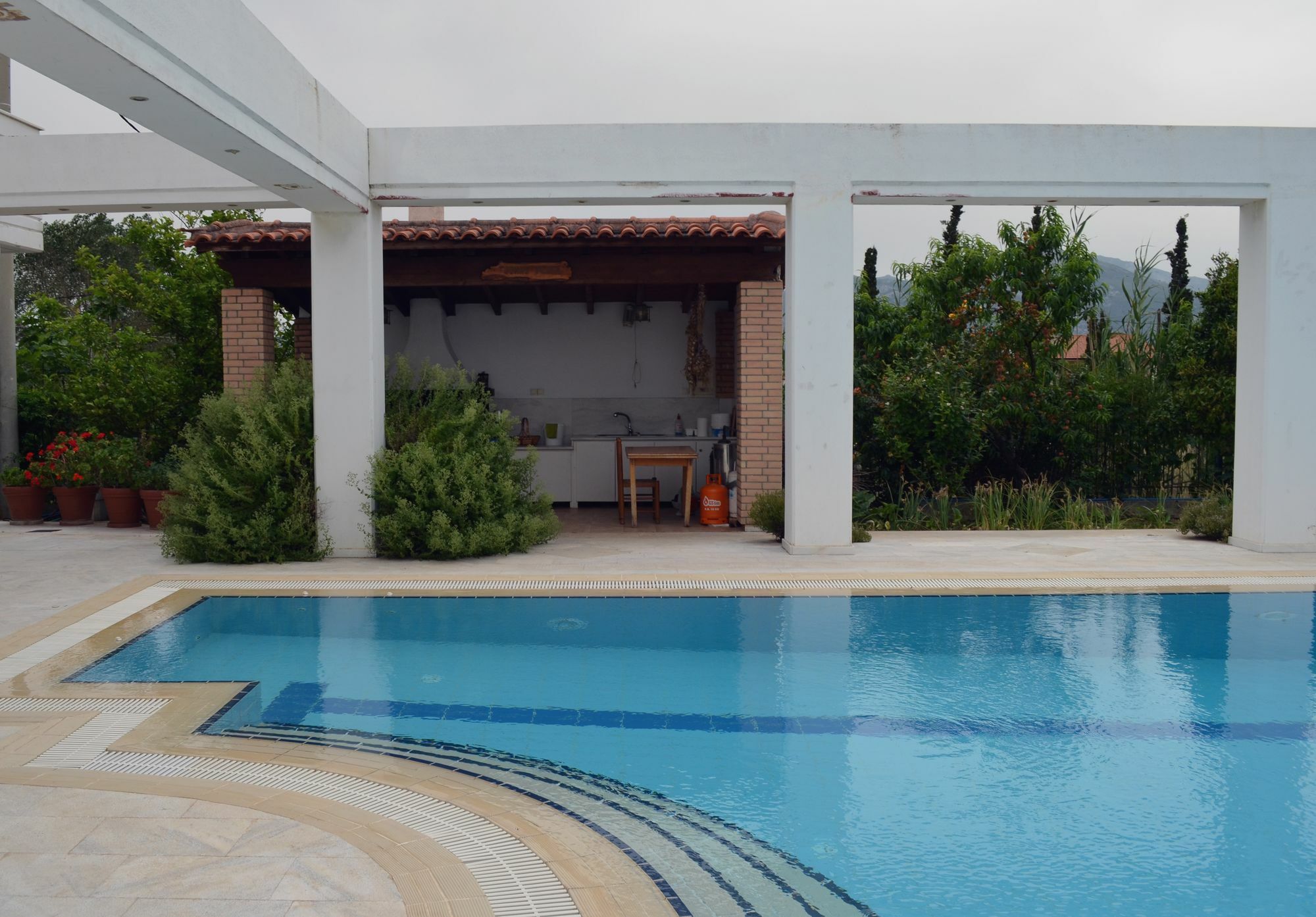 Olive Mansion Suites Marathón Zewnętrze zdjęcie